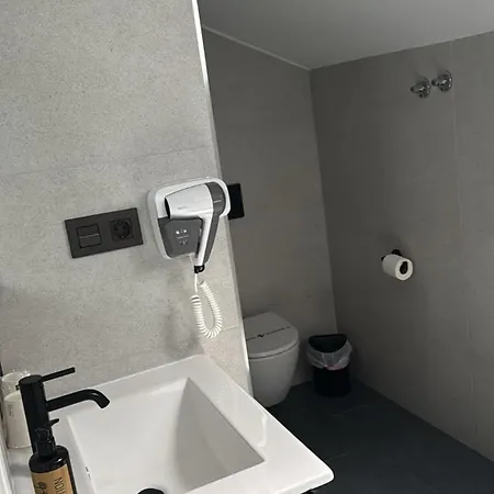 Dreamland Pensión 3*